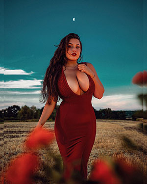 poitrine femme pulpeuse